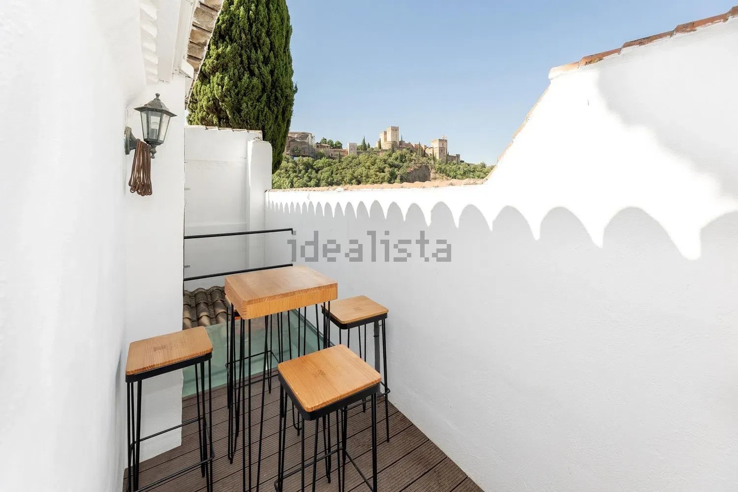 Terraza con vistas a la Alhambra